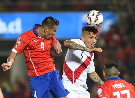 Chile venció 2-1 a Perú y pasa ala final de la Copa America 2015