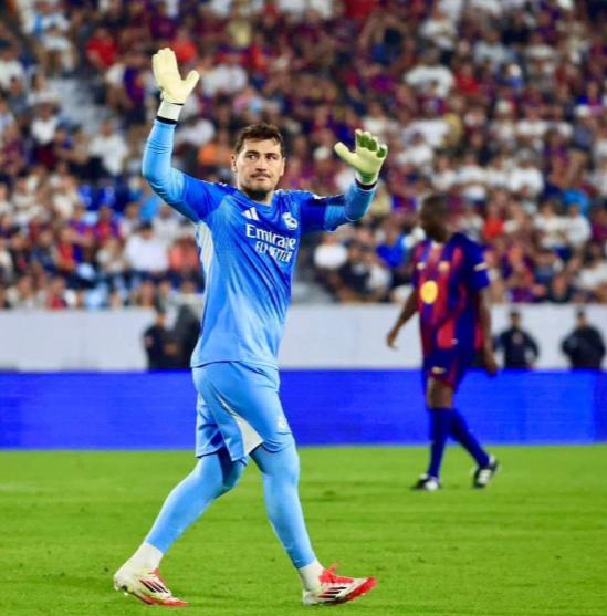 Así se vivió el partido de leyendas de Barcelona y Real Madrid en El Salvador: Yo pensé que estaba en Brasil