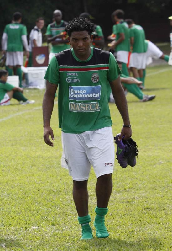 Bani Lozano y su pasaje en el Marathón de la Liga Nacional de Honduras. Foto: Archivo DIEZ.