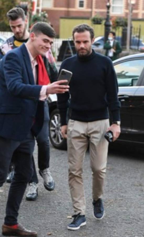 Jugadores del Manchester United se reúnen para almorzar y así fue captado Cristiano Ronaldo tras ser multado