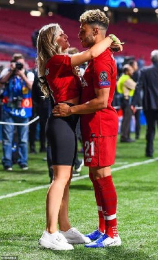 ¡Captado! Crack del Liverpool y su infartante novia celebrando la Champions League