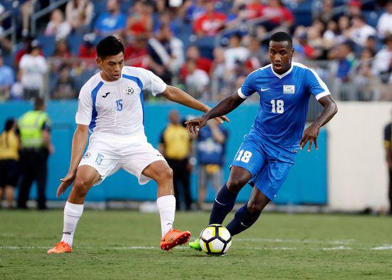 ¿Dónde la transportaban? Futbolista francés y su pareja fueron detenidos en aeropuerto con 100 kilos de cocaína