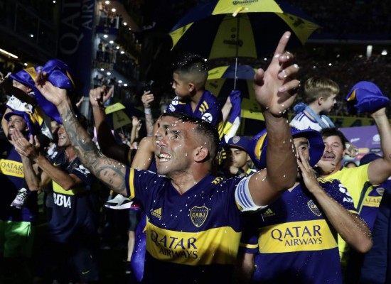 Boca campeón: Locura tremenda en La Bombonera, show de Maradona y River llora