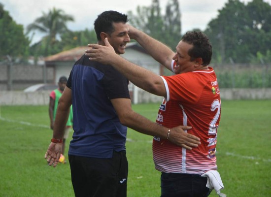 Lo que no se vio en TV: El abrazo de Diego Vázquez con Elencoff y el emotivo adiós de 'Carlón'