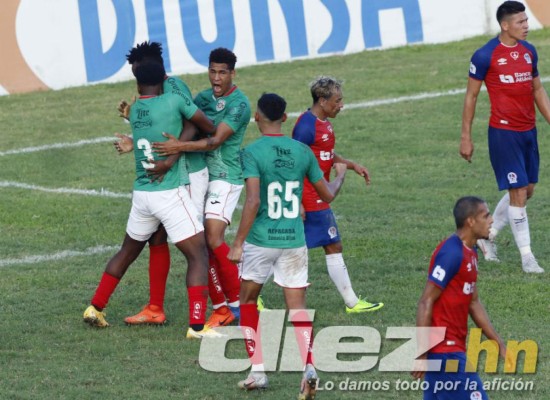 No se vio en TV: La pelea de Pedro Troglio al final del partido entre Olimpia y Marathón