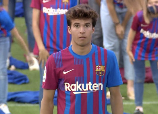 Se inspira en su escudo: Barcelona presenta su nueva camisa para la temporada 2021-22