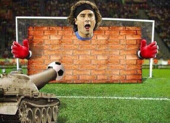 El ‘Memo’ en memes: Ochoa y su gran actuación ante Brasil