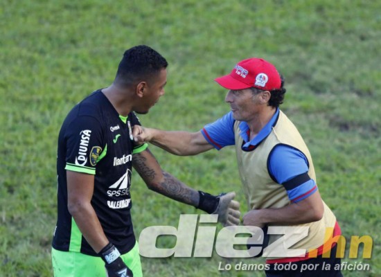 No se vio en TV: La pelea de Pedro Troglio al final del partido entre Olimpia y Marathón