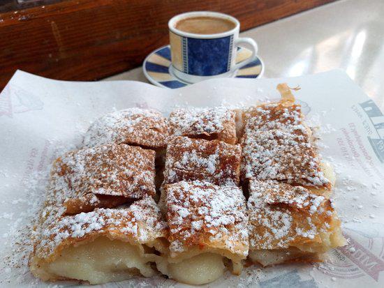 ¡Estadio, comidas y un hermoso puerto del Mar Egeo! Así es la nueva casa del hondureño Luis Palma en Grecia