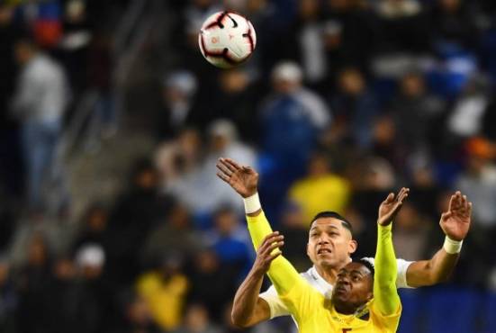 Seleccion Nacional de fÃºtbol de Honduras vs Ecuador juego amistoso 2019 .- Ecuador empatÃ³ sin goles con la selecciÃ³n de Honduras en el estadio Red Bull Arena de New Jersey - Martes 26 de marzo del 2019 .- Emilio Izaguirre