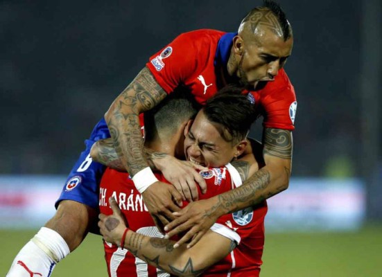 Chile venció 2-1 a Perú y pasa ala final de la Copa America 2015