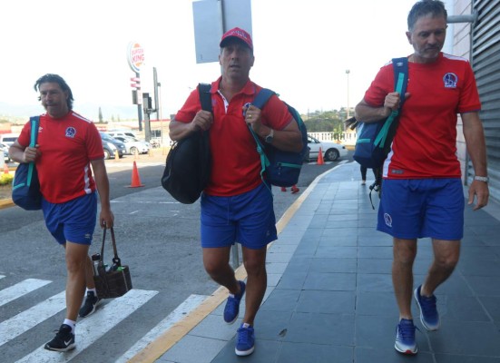 Pedro Troglio descarta que vaya a dejar Olimpia por una opción de Panamá