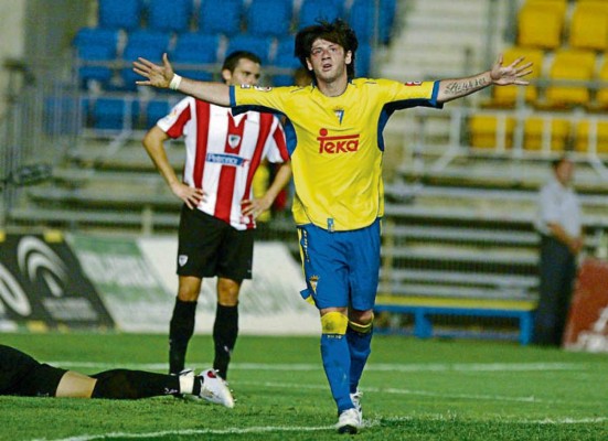 Choco Lozano se une a los fichajes más caros en la historia del Cádiz de España
