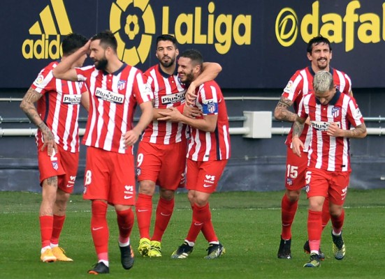 NO SE VIO EN TV: Lamento de Luis Suárez, reclamo del Cádiz y las postales del Choco Lozano