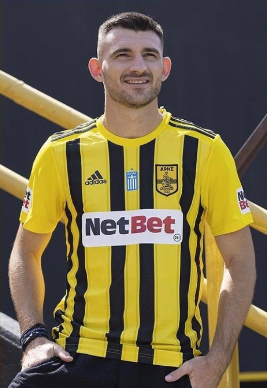 ¡Estadio, comidas y un hermoso puerto del Mar Egeo! Así es la nueva casa del hondureño Luis Palma en Grecia