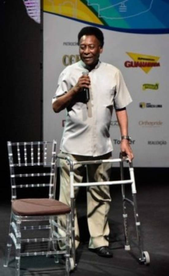 Encerrado en casa: Pelé sufre de depresión por no poder caminar luego de operarse la cadera