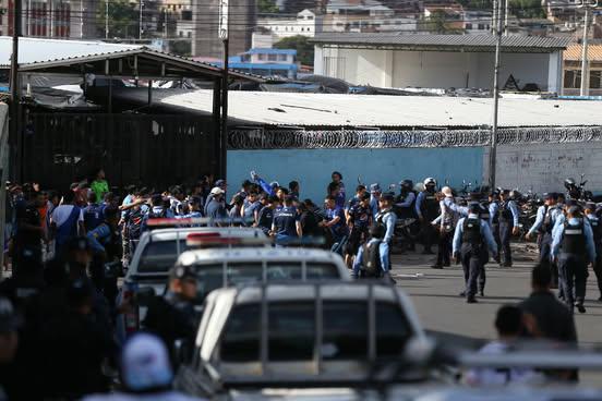 FOTOS: heridos, disparos y el momento de caos que se vivió en el enfrentamiento entre barras de Motagua y Olimpia