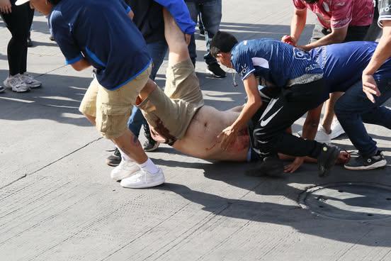 FOTOS: heridos, disparos y el momento de caos que se vivió en el enfrentamiento entre barras de Motagua y Olimpia