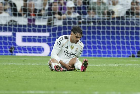 Raúl Asencio encendió las alarmas tras salir lesionado en el duelo entre Real Madrid y Juventus en Champions League, pero podrá jugar ante Barcelona.