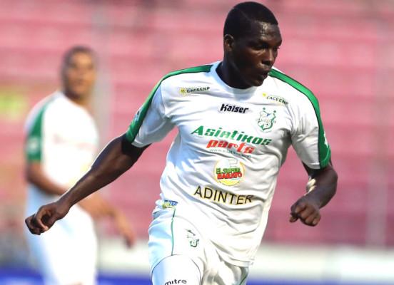 Gio Puerto, el inesperado artillero que dejó atrás a Carlo Costly y está por romper sequía de goles entre los históricos de Platense