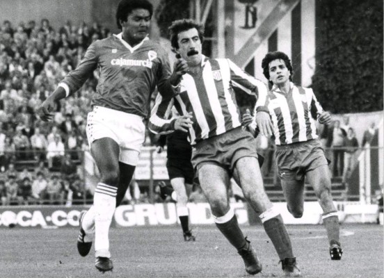 ¡Ídolo, leyenda y mito! Así se refiere la prensa mundial a la muerte del 'Macho' Figueroa