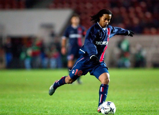 La trayectoria de Ronaldinho en imágenes
