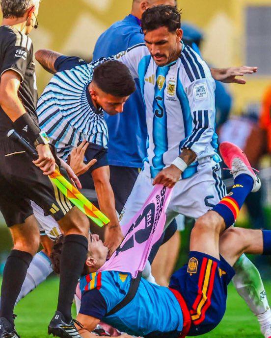 FIFA destroza a Argentina: el histórico castigo a Paredes y Gavi no se salvó