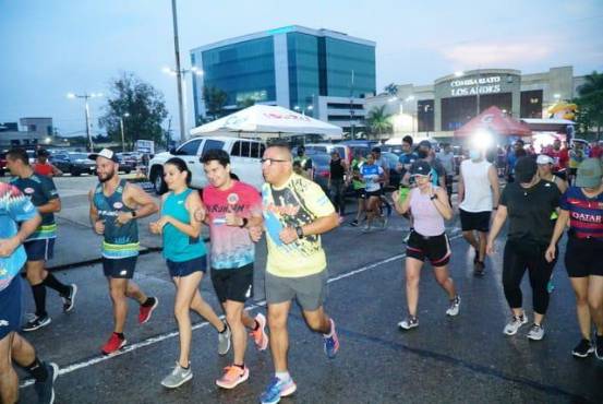 Más de 200 personas culminaron el recorrido de los 21 kilómetros.