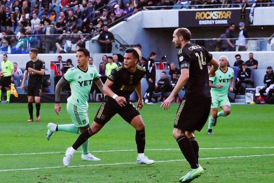 Denil Maldonado ha compartido varias titularidades con el histórico italiano Giorgio Chiellini, de quien es aprendiz.