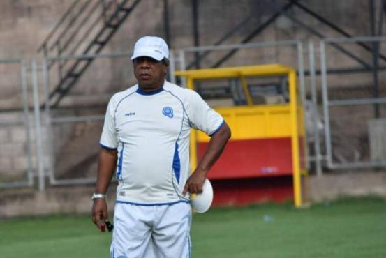Hugo Pérez igualó a Primitivo Maradiaga con la peor racha de juegos sin ganar al frente de la Selección El Salvador