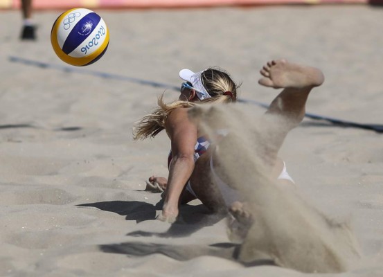 Las ¡espectaculares y candentes! fotos que está dejando el voleibol de playa en Río