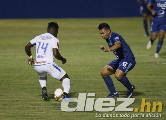 Fotos: Los seis jugadores del Olimpia que entrenaron antes del partido y la dedicatoria de Eddie