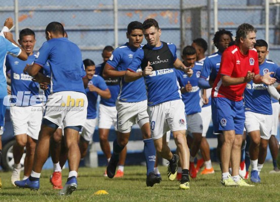 Pedro Troglio sigue sumando jugadores a la pretemporada del Olimpia