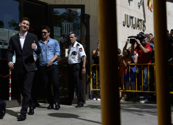 Messi declara ante juez de Barcelona en caso de supuesto fraude.