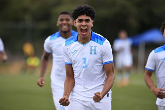 Honduras pelea por el liderato del grupo con la selección de Panamá y ambas selecciones chocarán este martes.