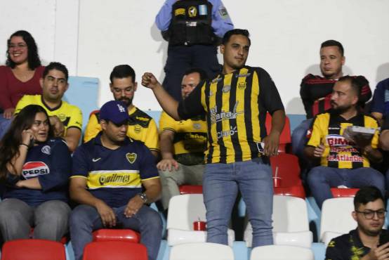 Motagua derrota al Real España con golazo del Zapatilla Mejía, pero deja abierta la serie de semifinales