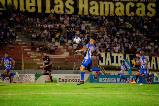 Victoria, con categoría, doblega a la Real Sociedad y se olvida del descenso al colocarse líderes del Clausura 2022