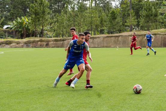 Luis Álvarez ha participado con la selección Sub-20 de Honduras.