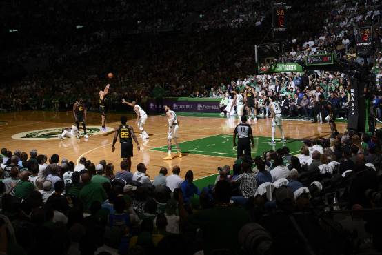 Curry ha anotado al menos cinco triples en los cuatro partidos de las Finales 2022.