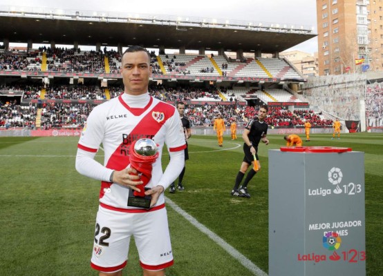 FICHAJES: PSG tienta a CR7; Madrid tiene nuevo delantero y pelea crack con el Barça