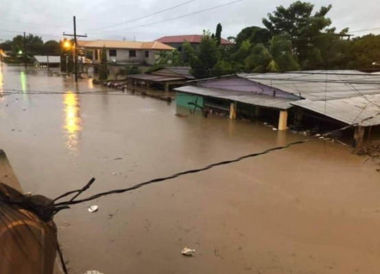 Alerta en el Valle de Sula: Río Chamelecón se desborda tras las torrenciales lluvias por Iota