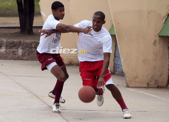 Las fotos inéditas de Georgie Welcome: El agarrón con 'Muma', su gol en el Azteca y el día que fue militar