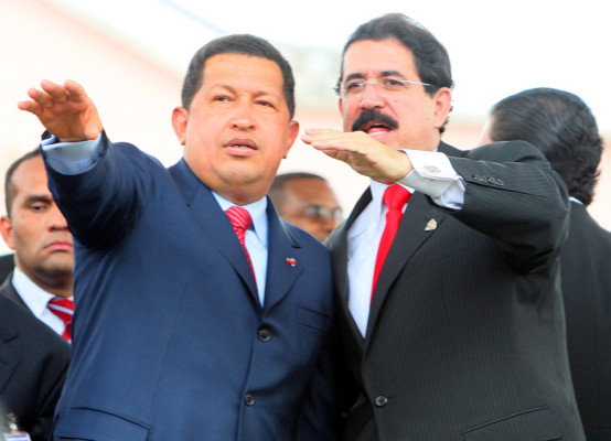 Hugo Chávez muere por un cáncer y termina una era en Venezuela.