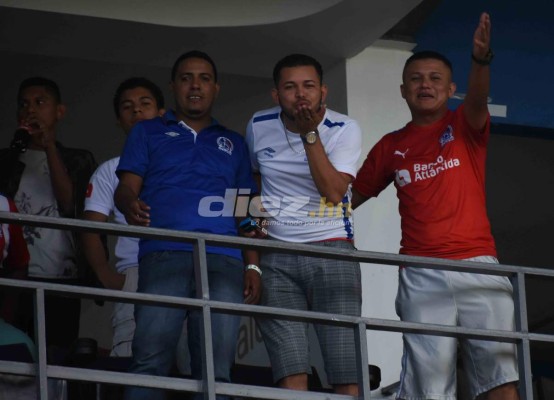 NO SE VIO EN TV: El detallazo de Bengtson con JC Espinoza y el homenaje a Adriel