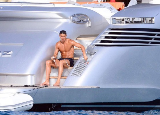 Cristiano Ronaldo sigue bien acompañado en sus vacaciones en Ibiza