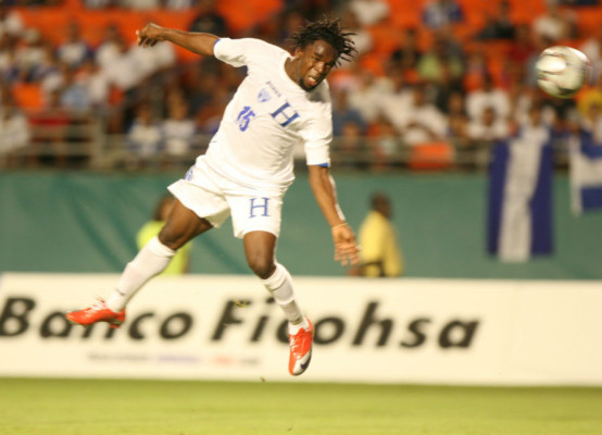 Honduras 1 vr Perú 2, en Miami el 18 de Noviembre 2009.