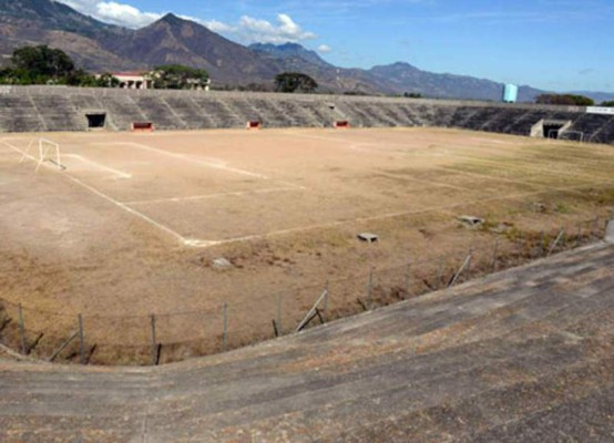 ¡Irreconocible! Con grama sintética y pista olímpica, así marcha la remodelación al estadio Roberto Suazo Córdova de La Paz