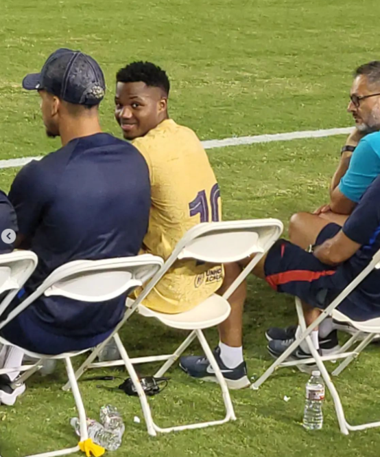 ¡Qué belleza! Así es la aficionada hondureña que logró llevarse la camiseta de Ansu Fati, delantero del Barcelona