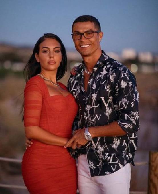 Joven modelo filtra detalles de su noche con Cristiano Ronaldo y aconseja a Georgina Rodríguez