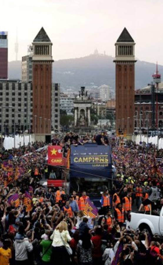 Así fue la celebración de Barcelona con sus aficionados